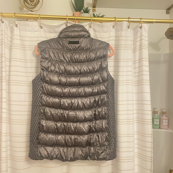 Beautiful Pewter Coloured CK Performance Vest - Picture 4 of 4